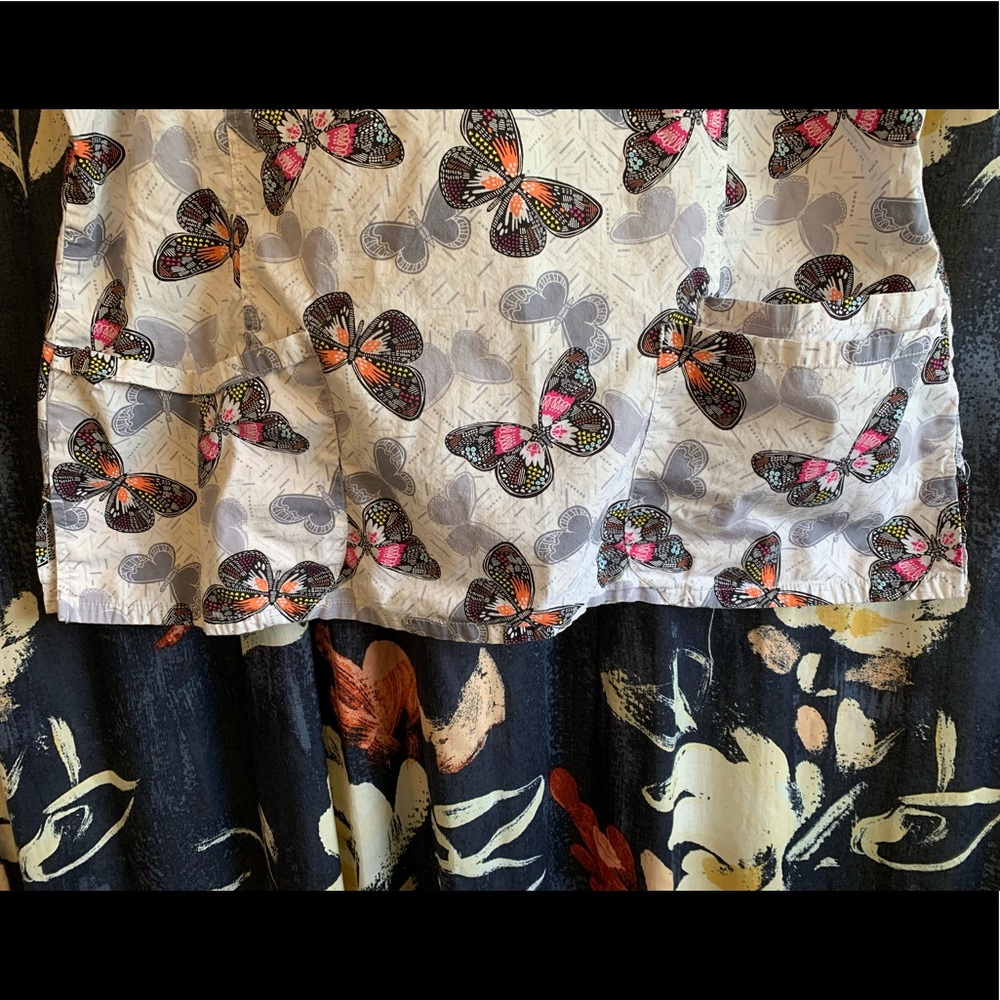 Butterfly scrub top - Picture 3 of 3